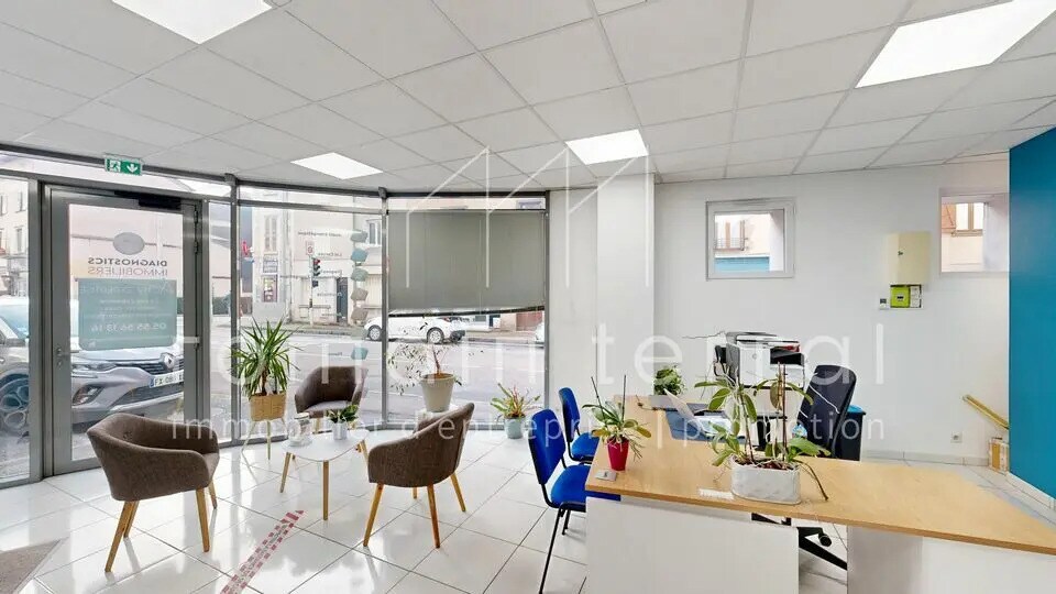 Retail in Limoges for lease - Building Photo - Image 3 of 6