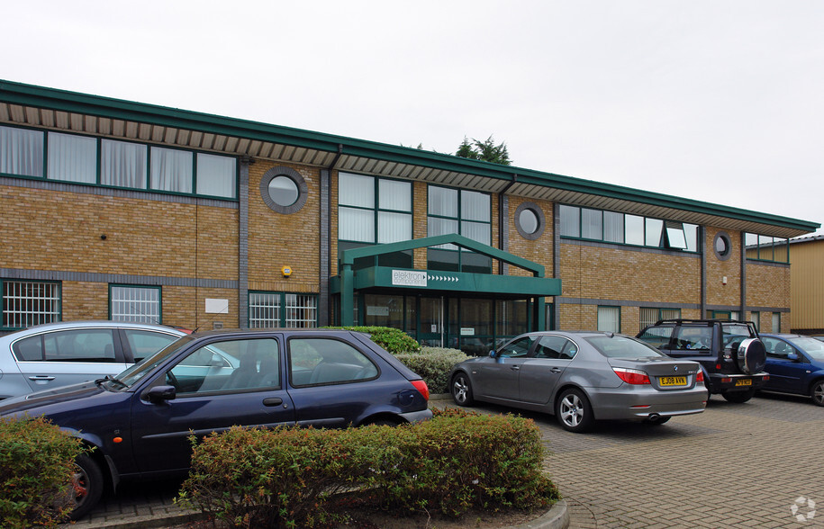 Spilsby Rd, Romford for lease - Building Photo - Image 3 of 6