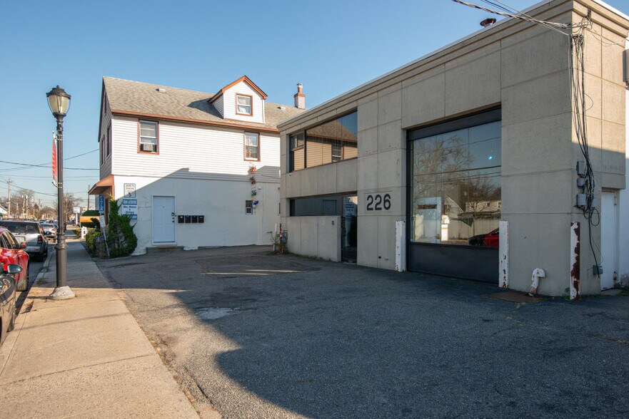 226 Westbury Ave, Carle Place, NY 11514 Office/Retail for Lease