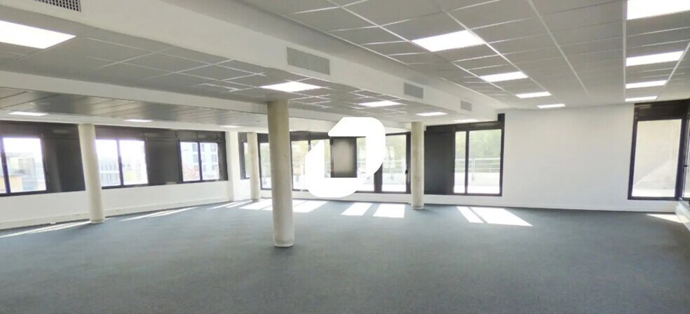 Office in Champs-sur-Marne for sale - Building Photo - Image 3 of 4