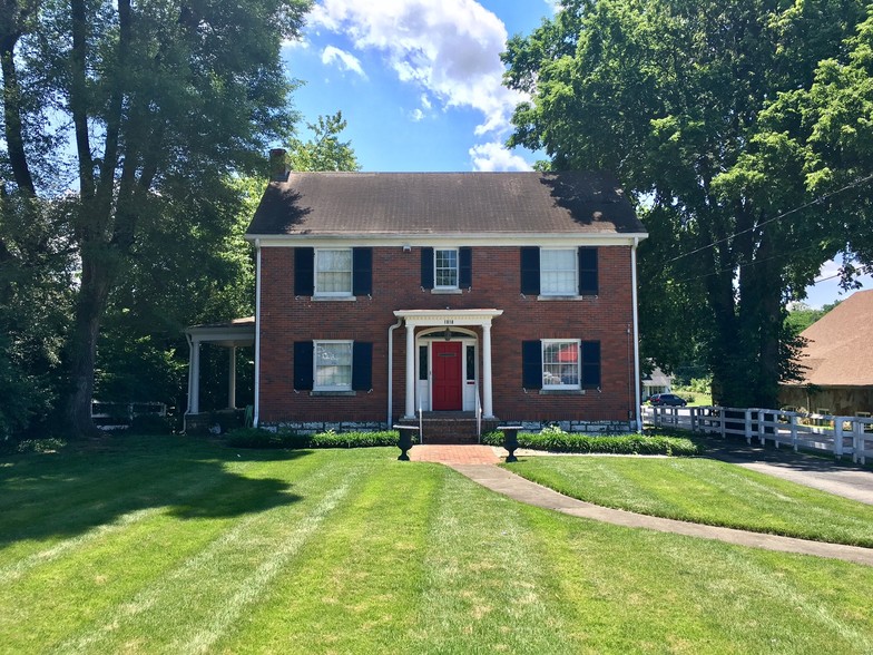 1818 Versailles Rd, Lexington, KY for sale - Primary Photo - Image 1 of 1