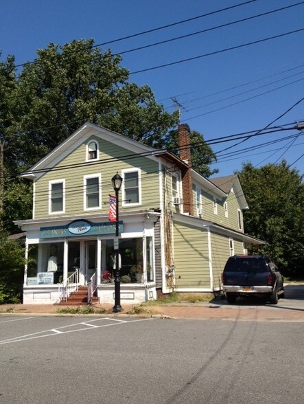 470 Sagamore Ave, East Williston, NY for sale - Primary Photo - Image 1 of 1