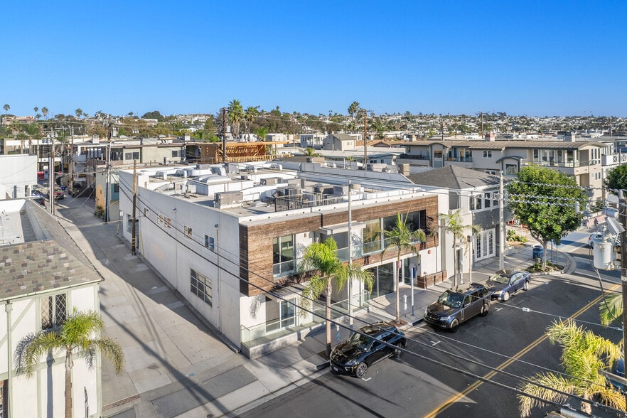 1104 Highland Ave, Manhattan Beach, CA for sale - Building Photo - Image 1 of 57