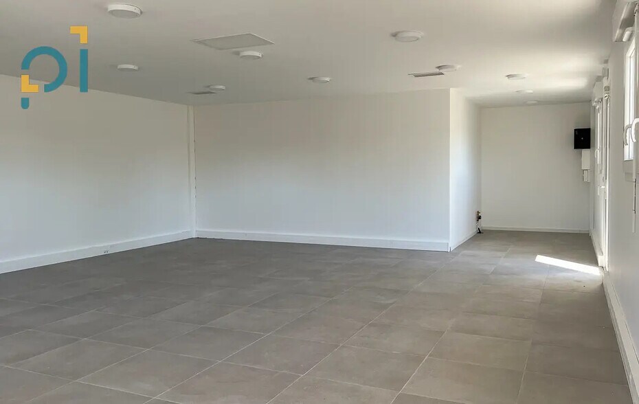 Office in Saint-Cannat for lease - Building Photo - Image 2 of 4