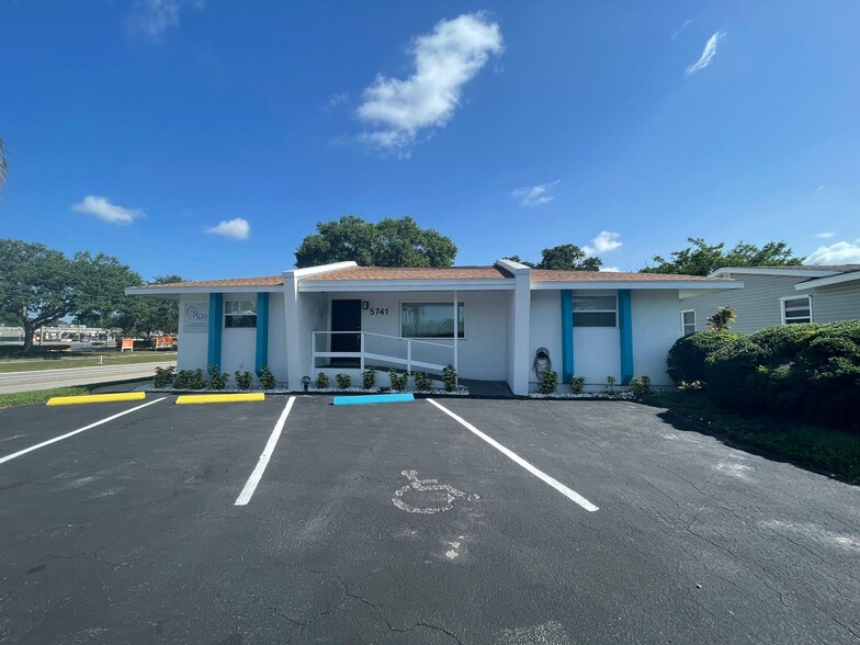 5741 9th Ave N, Saint Petersburg, FL for lease - Building Photo - Image 1 of 20