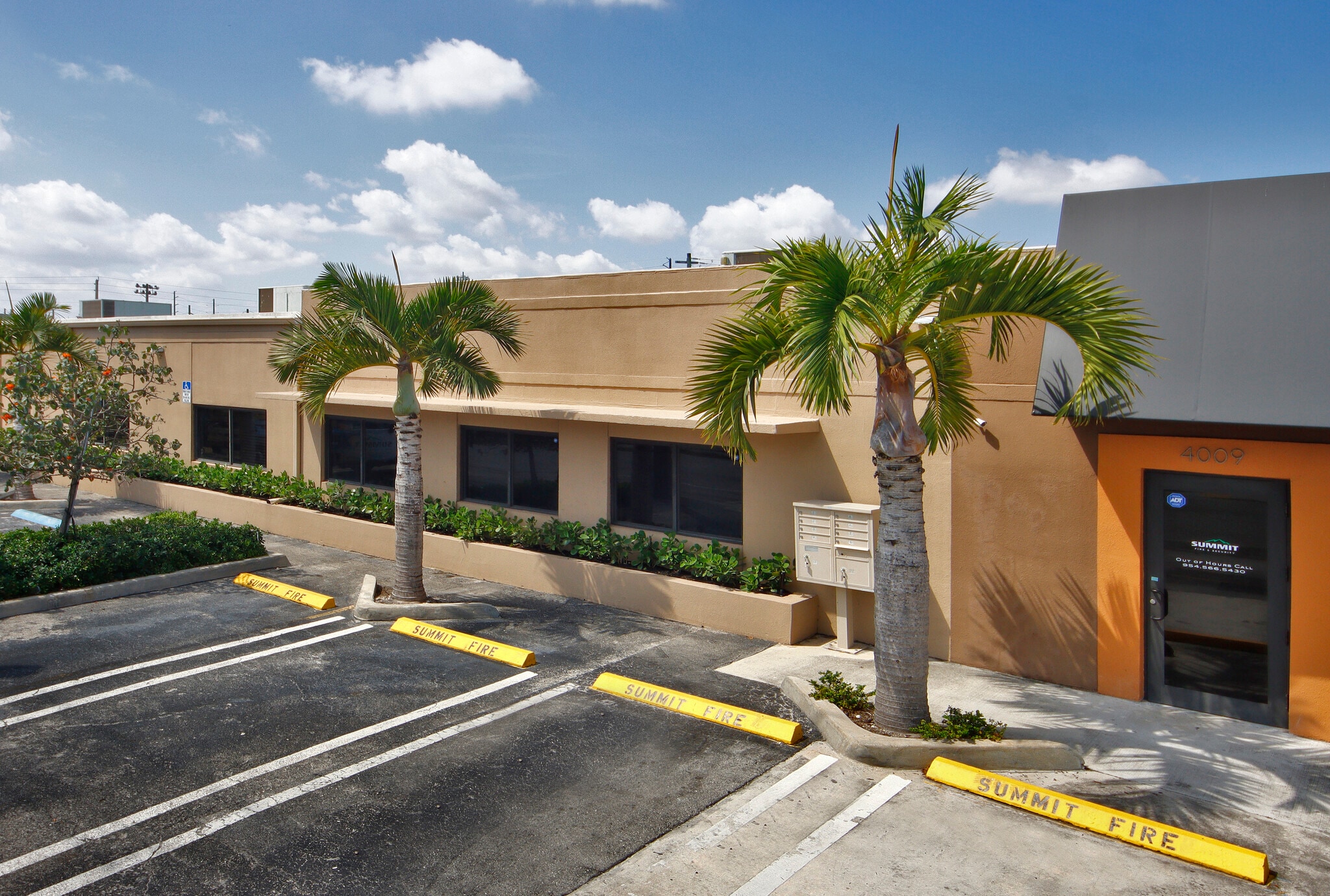 4003-4015 NE 6th Ave, Oakland Park, FL for lease Building Photo- Image 1 of 10