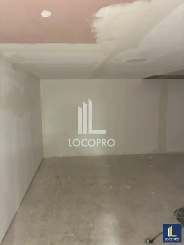 Location Commerce 105 m² - Photo 1