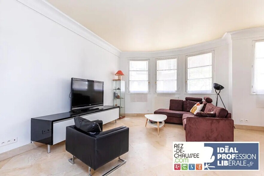 Office in Paris for sale - Building Photo - Image 1 of 11