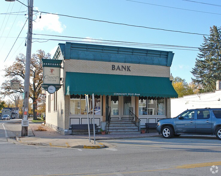 201 W Main St, Waterford, WI for sale - Building Photo - Image 1 of 1