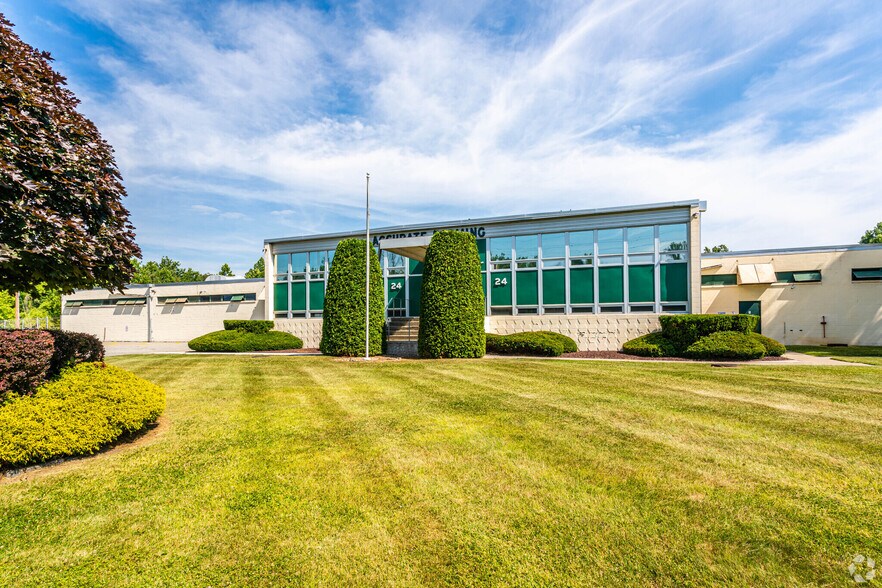 24 Ames Blvd, Hamburg, NJ for sale - Building Photo - Image 3 of 6