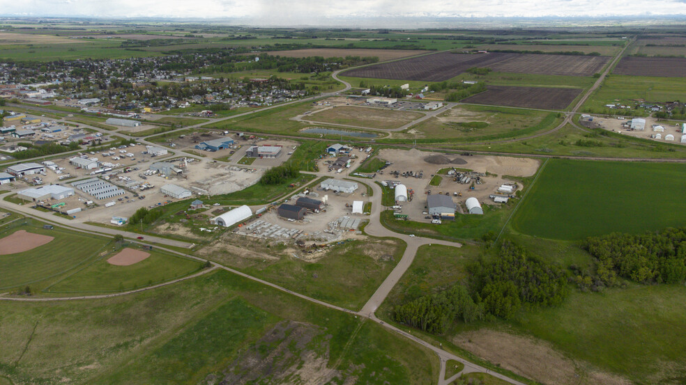 2901 19 St, Didsbury, AB for sale - Aerial - Image 2 of 6