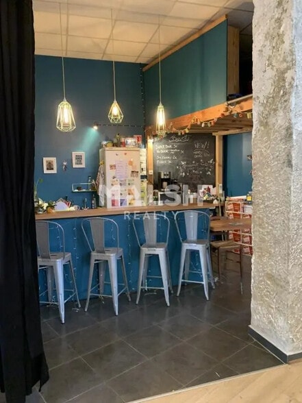 Retail in Lyon for lease - Interior Photo - Image 3 of 5