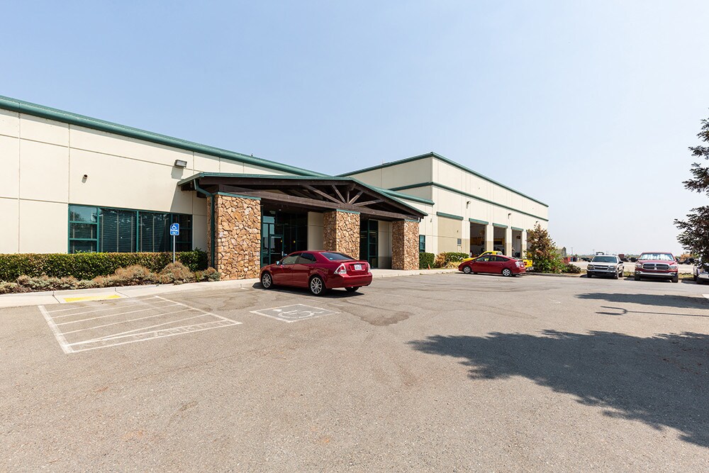 7512 Pacific Ave, Pleasant Grove, CA 95668