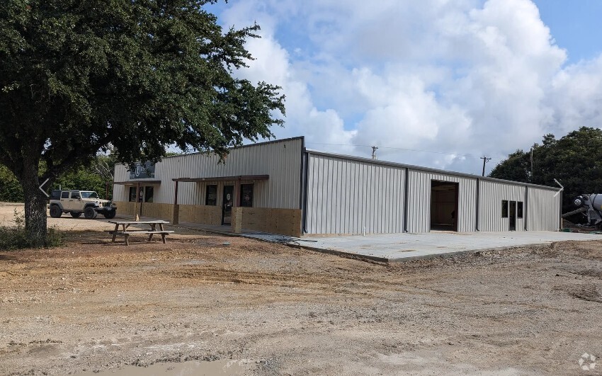 8532 N State Highway 6, Crawford, TX for lease Building Photo- Image 1 of 1