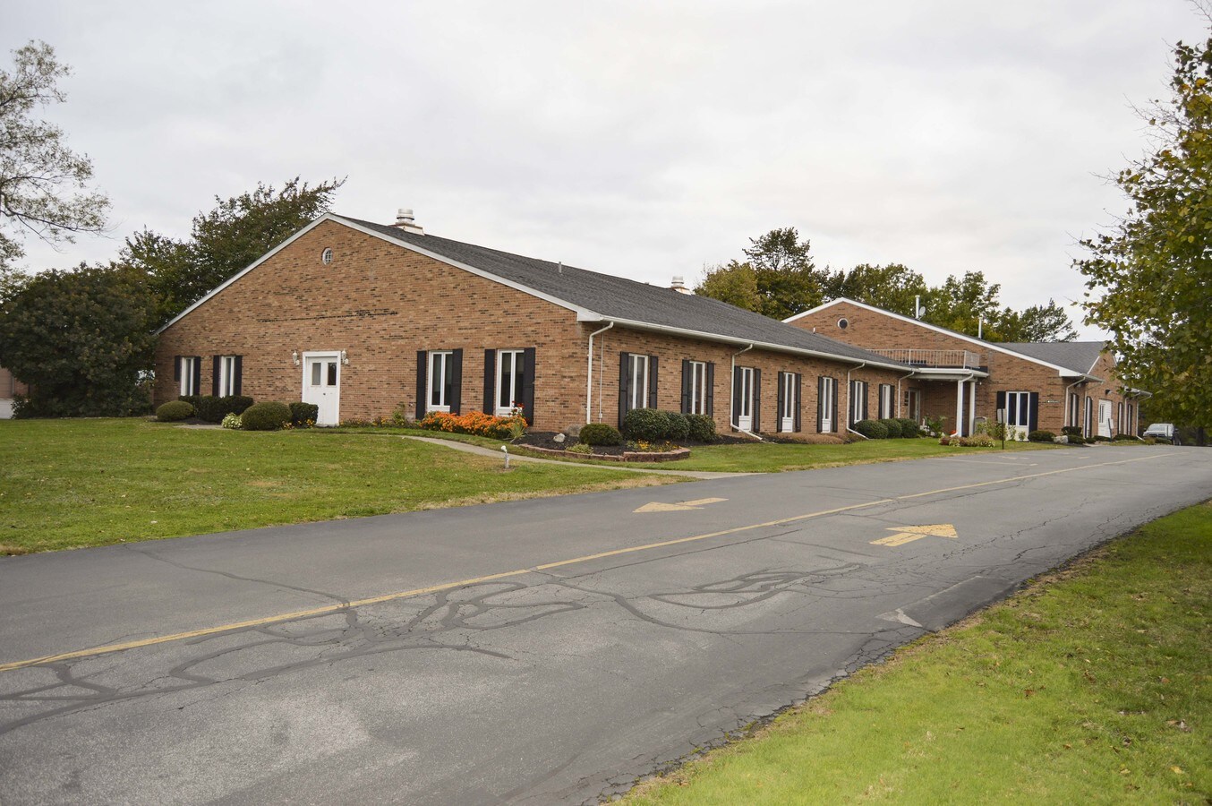 9600 Main St, Clarence, NY 14031