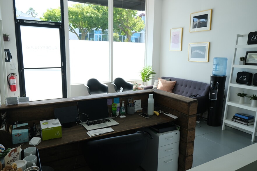 931 N Fairfax Ave, West Hollywood, CA for lease - Interior Photo - Image 3 of 5