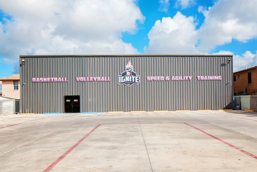 317 E Eistetter St, Laredo, TX for sale - Building Photo - Image 3 of 10