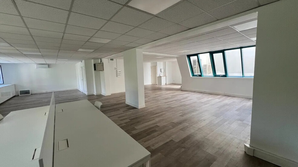 Office in Boulogne-Billancourt for lease - Interior Photo - Image 2 of 13