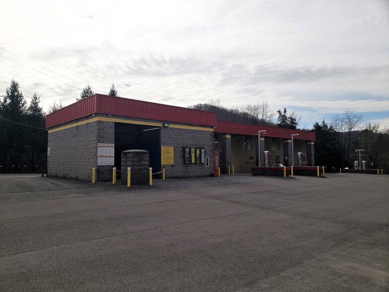 40448 W Ave, Pennington Gap, VA 24277