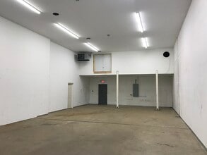 612 N Main St, Cottage Grove, WI for lease Interior Photo- Image 2 of 4