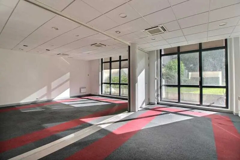 Rue Froidevaux, Paris for lease Building Photo- Image 1 of 12