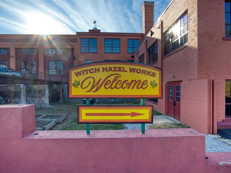 8 Railroad Ave, Essex, CT for sale - Building Photo - Image 1 of 1