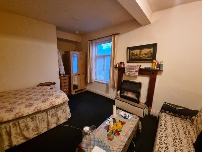 5 Glenholme Rd, Bradford for sale - Building Photo - Image 2 of 9