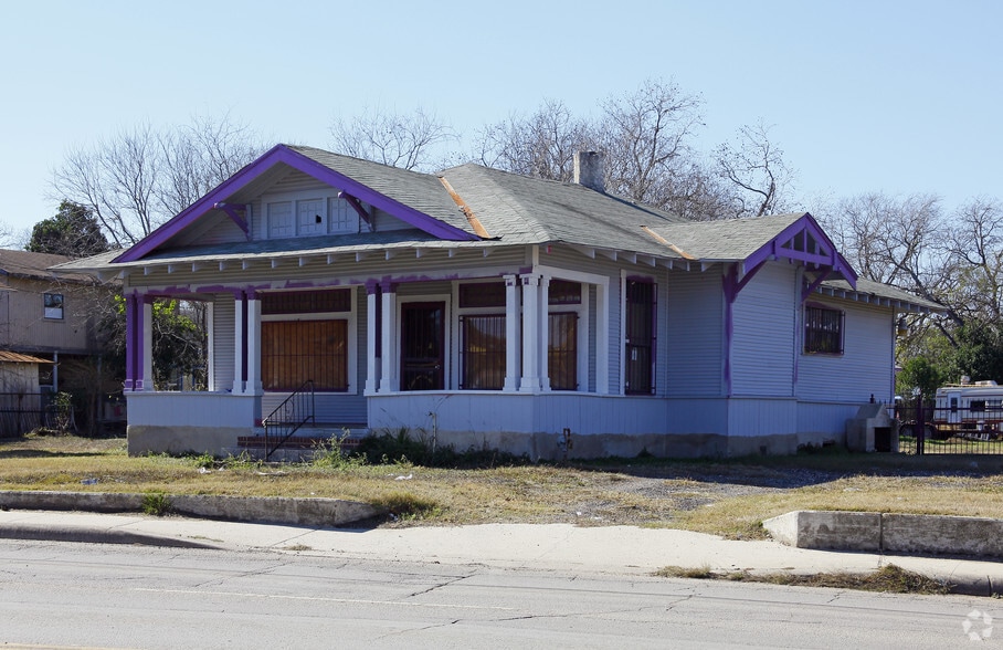 5311 S Flores St, San Antonio, TX for sale - Building Photo - Image 3 of 5
