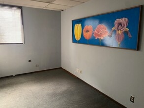 4242 SE Milwaukie Ave, Portland, OR for sale Interior Photo- Image 2 of 11