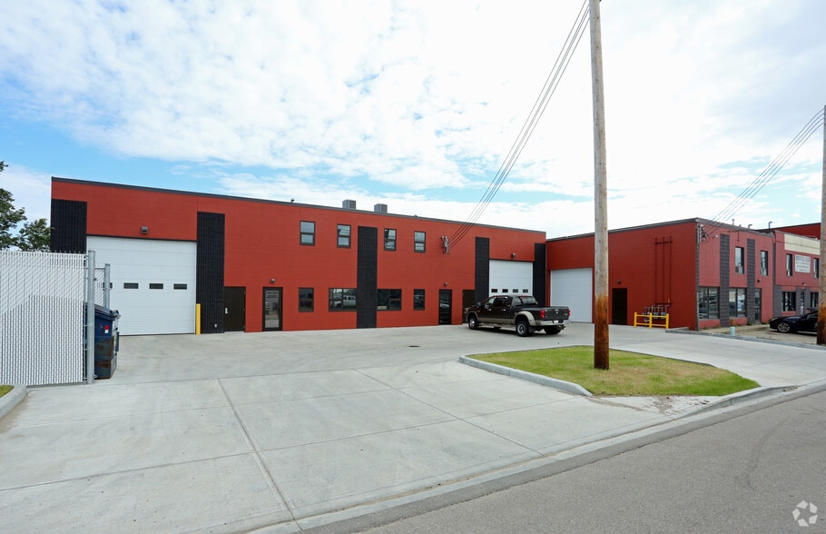 12803 126th Ave NW, Edmonton, AB for sale - Primary Photo - Image 1 of 1