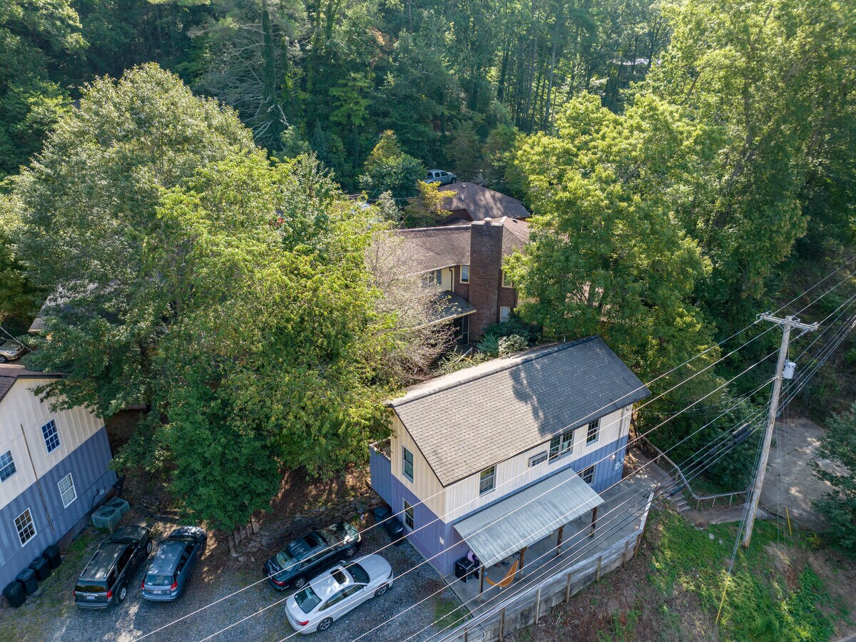 44 & 54 Legacy Ln, Cullowhee, NC 28723 Tree House Apartments