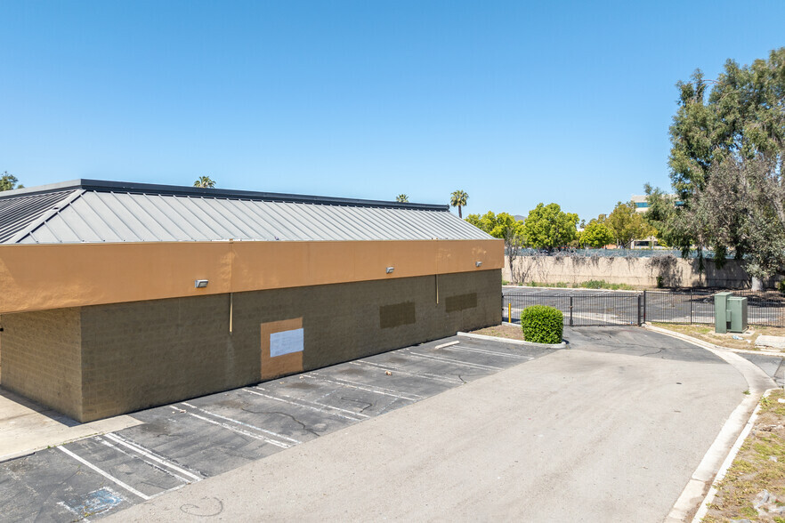 10125 Hole Ave, Riverside, CA for lease - Building Photo - Image 3 of 7