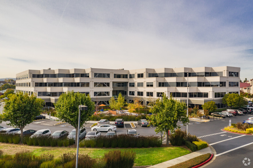 950 Tower Ln, Foster City, CA for lease - Building Photo - Image 1 of 13