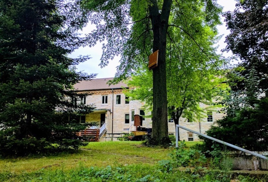 1000 N Ballard Rd, Appleton, WI 54911 PRICE CHANGE! 35,646 SF Retreat