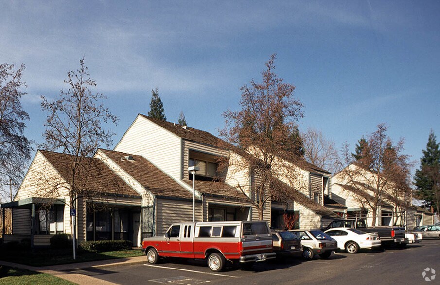 9278 Madison Ave, Orangevale, CA 95662