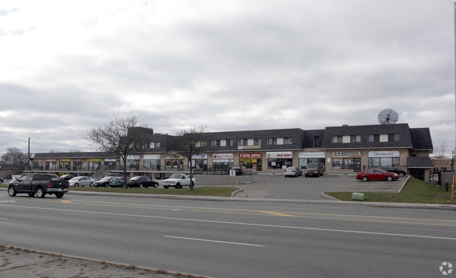 83 Kennedy Rd S, Brampton, ON