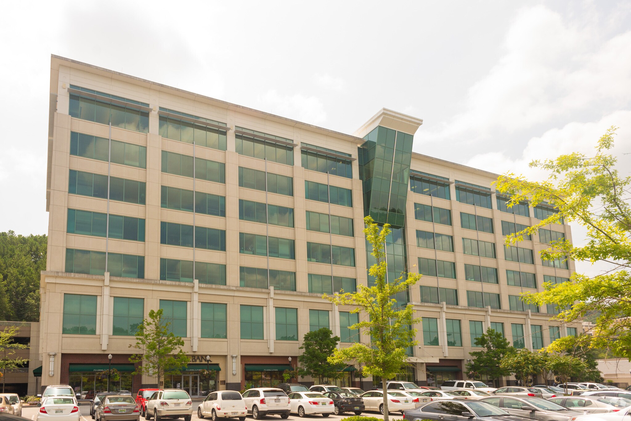 569 Brookwood Village, Birmingham, AL 35209 Brookwood Center