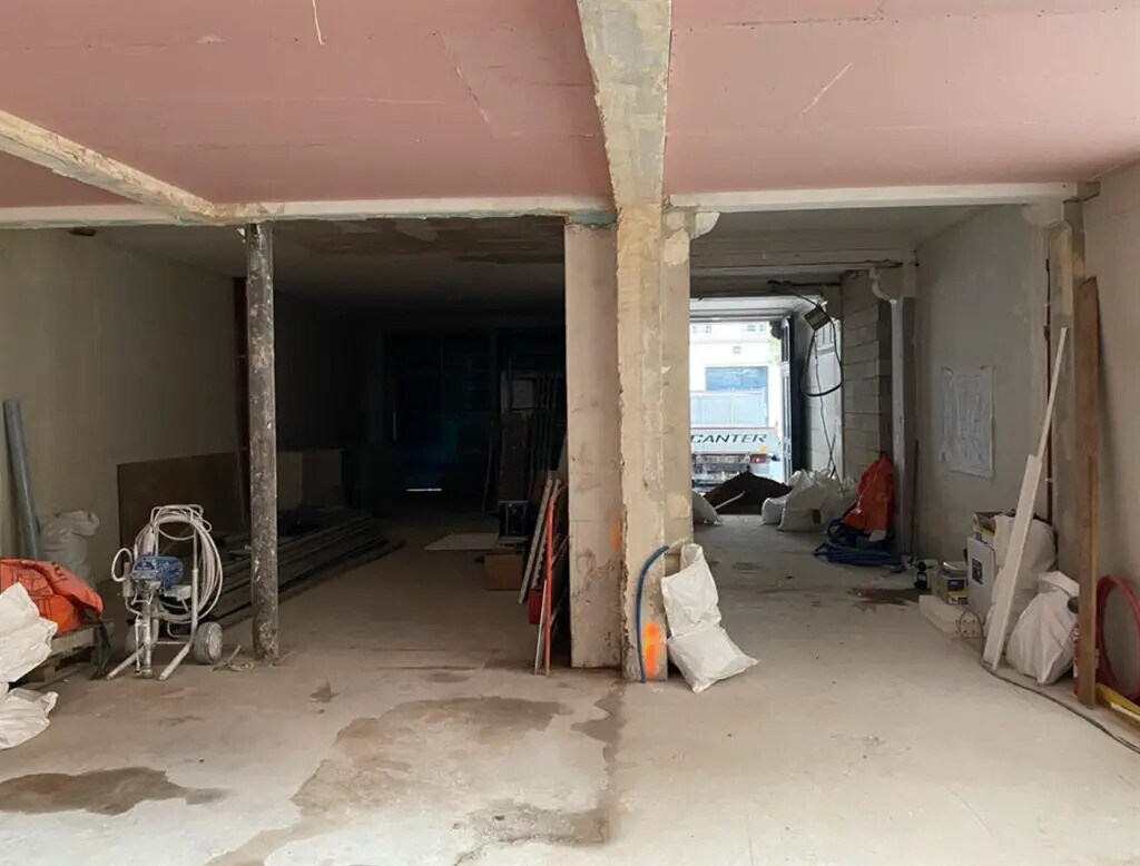 Location Commerce 303 m² - Photo 1