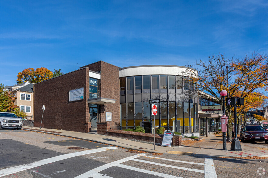 1895 Centre St, West Roxbury, MA for sale - Primary Photo - Image 1 of 1