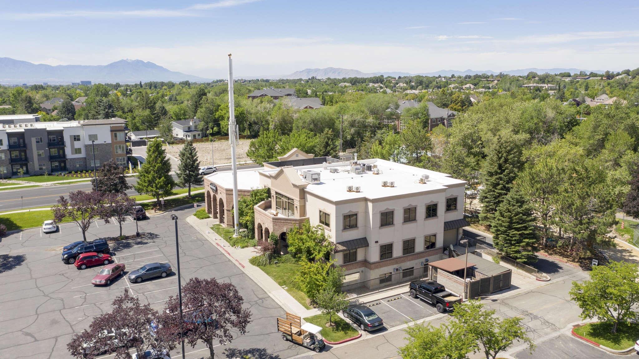 4833 Edgewood Dr, Provo, UT for lease Building Photo- Image 1 of 3