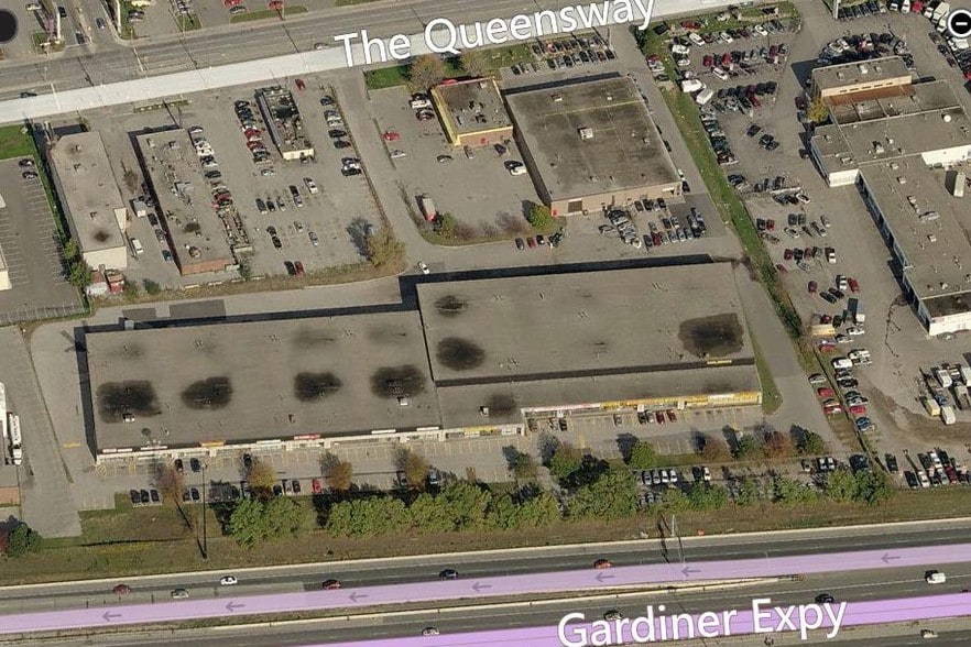 1589 The Queensway, Toronto, ON M8Z 5W9