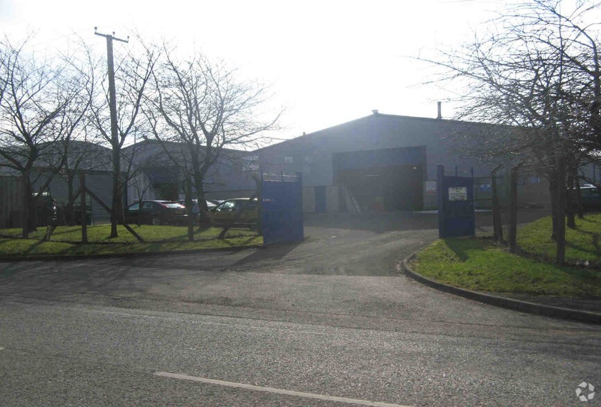 10 Trench Rd, Newtownabbey for lease - Building Photo - Image 1 of 3