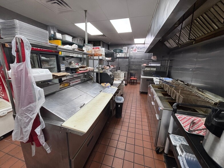 1811-1819 W North Ave, Chicago, IL for lease - Building Photo - Image 3 of 27