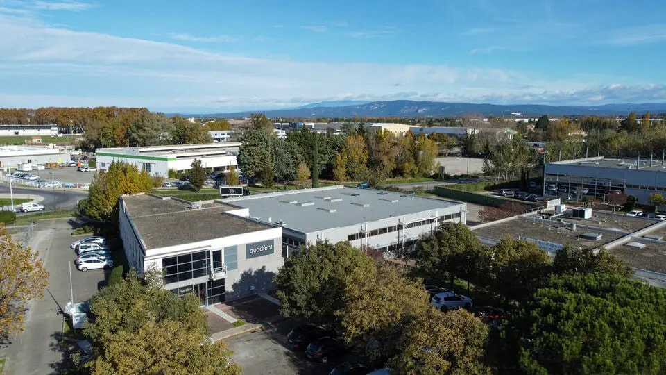 Office in Cavaillon for lease - Aerial - Image 2 of 4