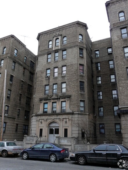 apartさん 2115 Ryer Ave, Bronx, NY 10457 - APN/Parcel ID: 03156-0150