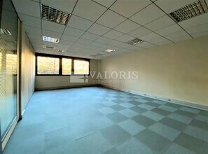 Office in Lyon for lease Building Photo- Image 1 of 3
