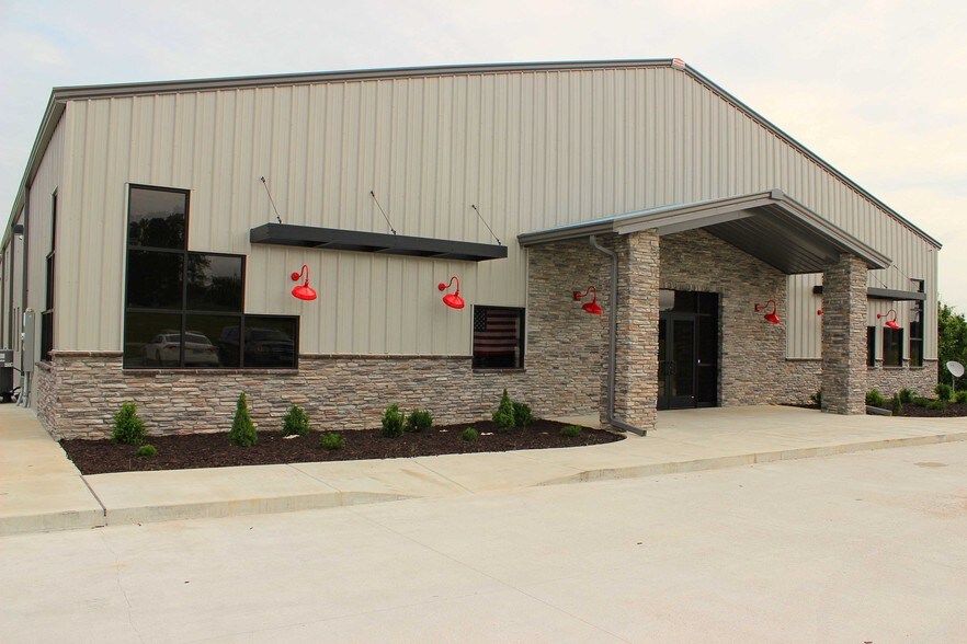 9295 Evergreen St, Strafford, MO for sale - Primary Photo - Image 1 of 1