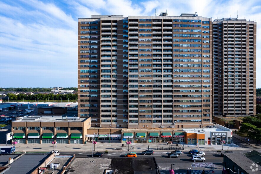 2575 Danforth Ave, Toronto, ON M4C 1L5 Retail for Lease