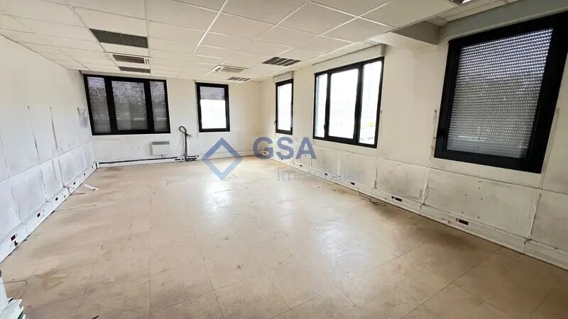 Retail in Évry-Courcouronnes for lease - Interior Photo - Image 3 of 5