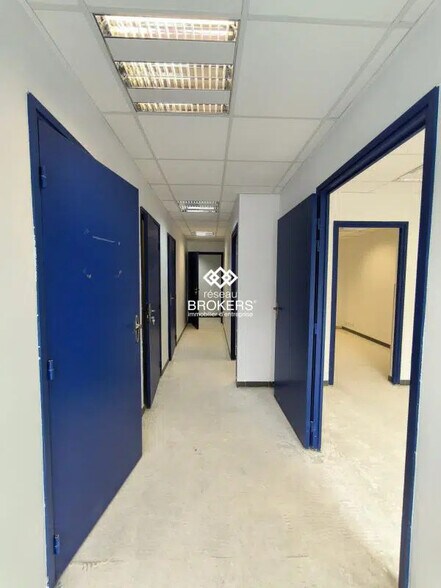 Retail in Quincy-sous-Sénart for lease - Interior Photo - Image 2 of 4